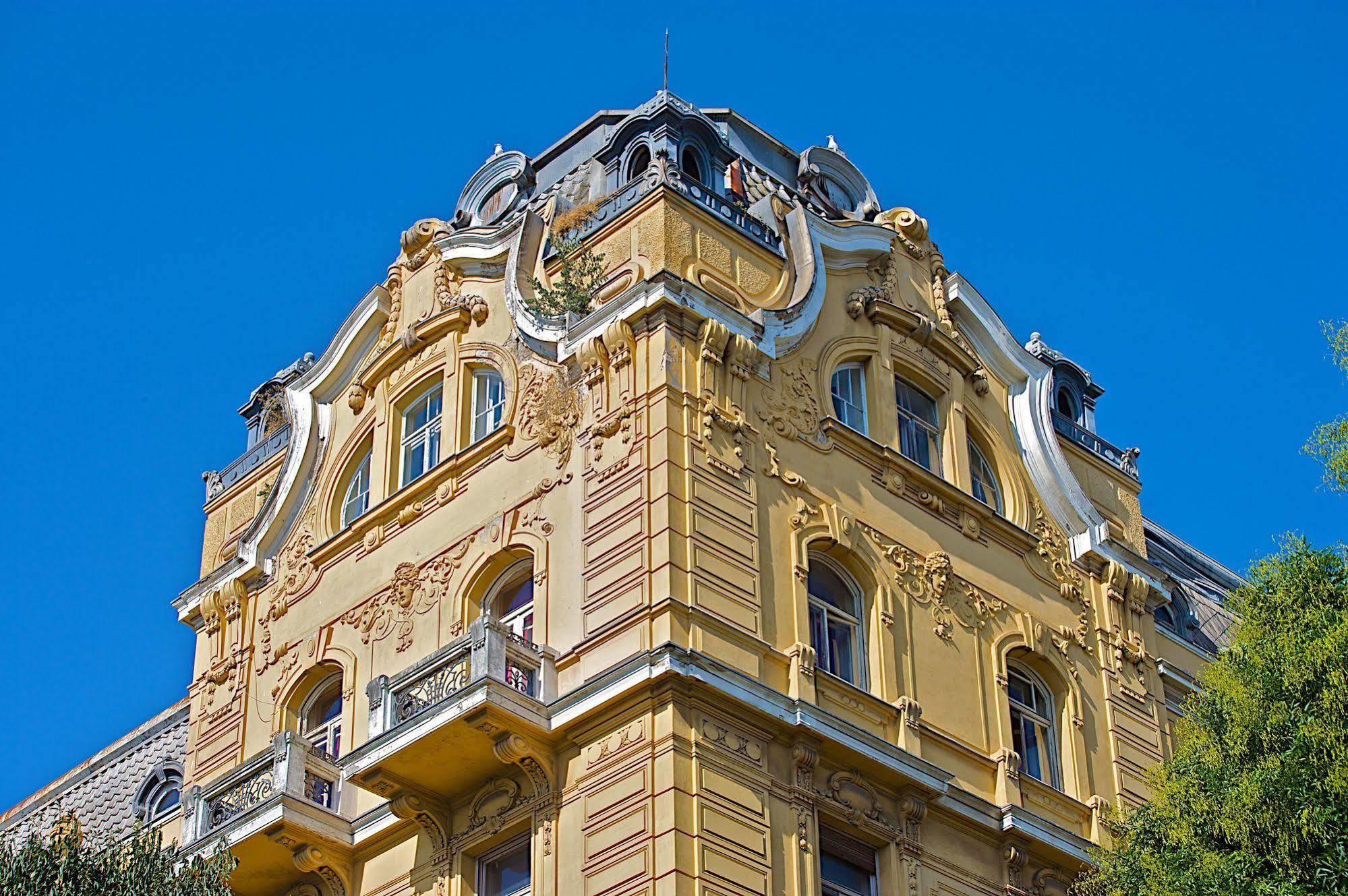 Guest House Hotel Riviera Пула Екстер'єр фото