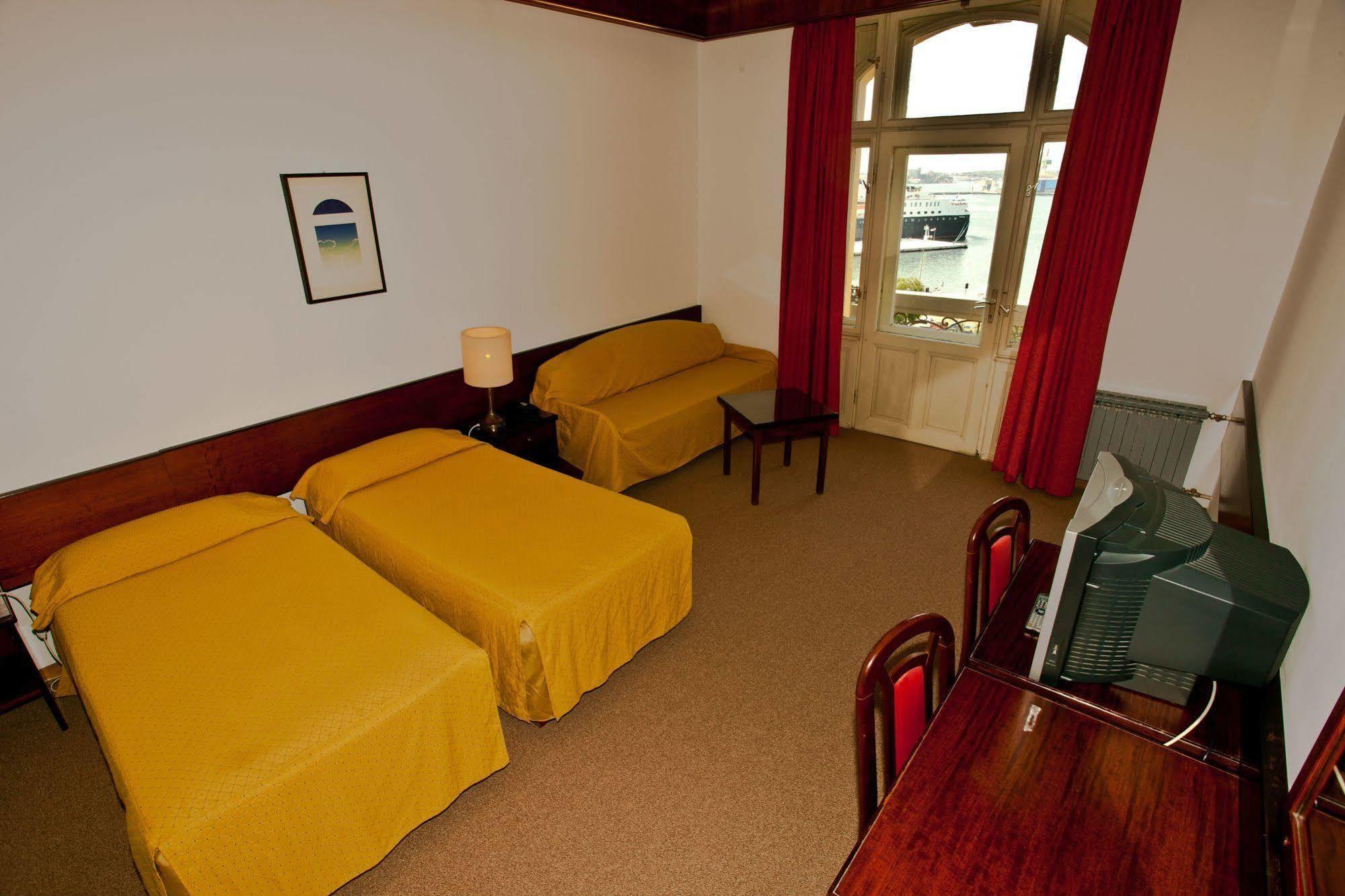 Guest House Hotel Riviera Пула Екстер'єр фото